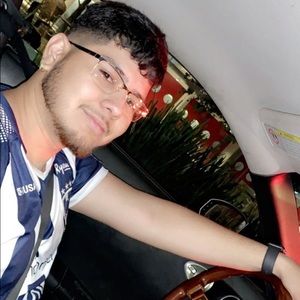 Meet your Posher, Ernesto